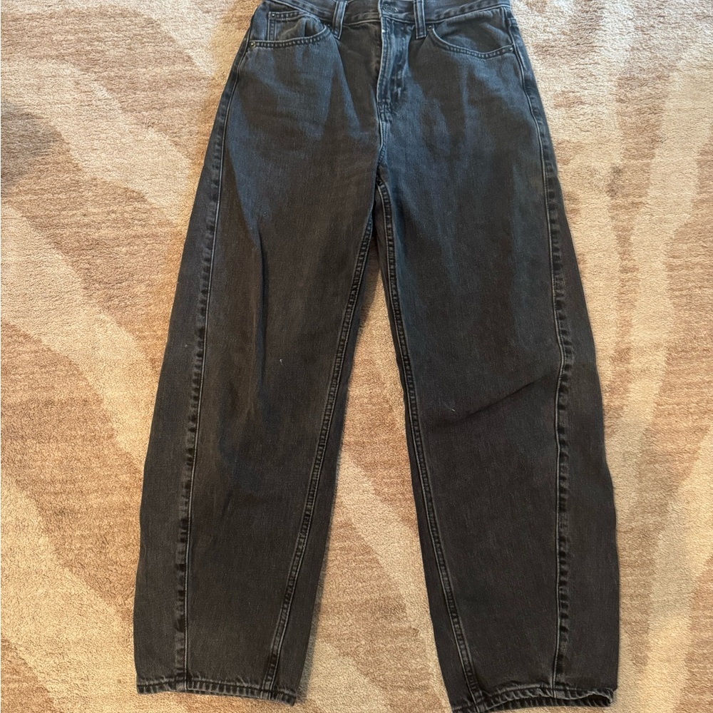 Women’s black Jeans — Classic barrel Fit